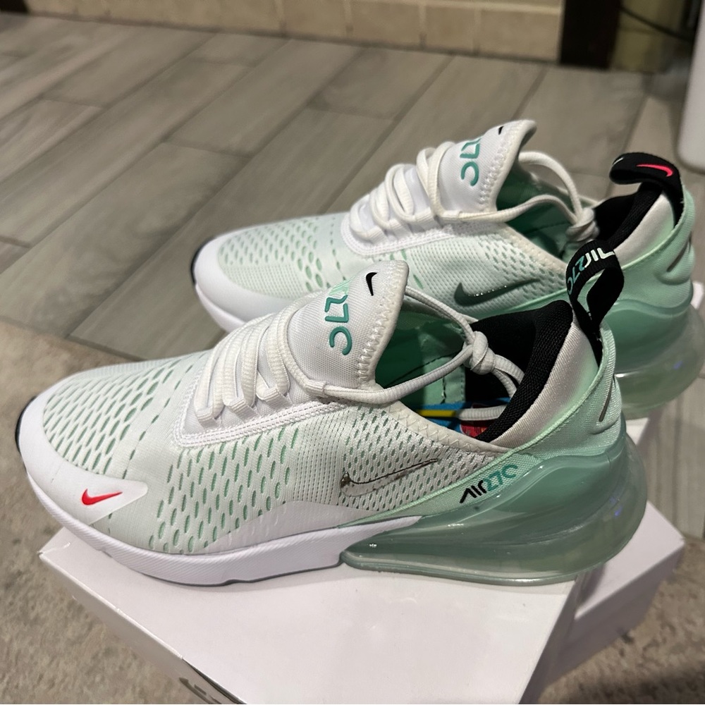 Brand new NIKE AIR MAX 270 women’s shoes LIMITED EDITION - Men’s 9.5/Women’s 11